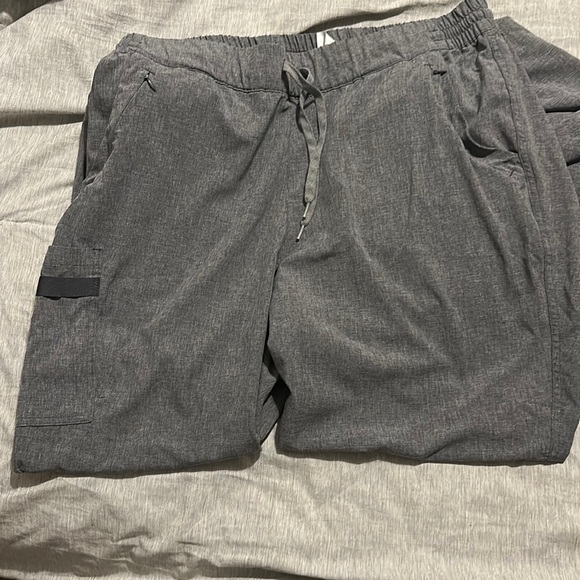 WonderWink Other - Wonderwink renew heather gray scrub set